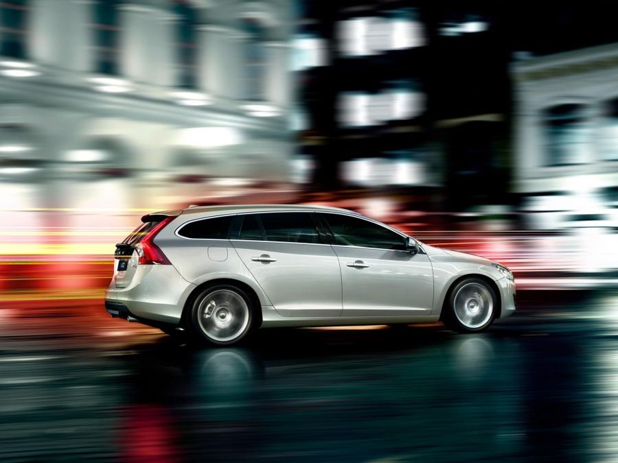  Volvo V60 2010 года  (фото 52 из 55)